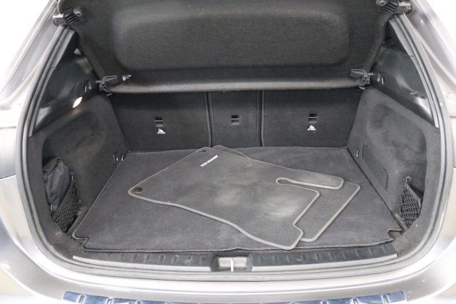 MERCEDES-BENZ GLA 180 d Automatic Premium