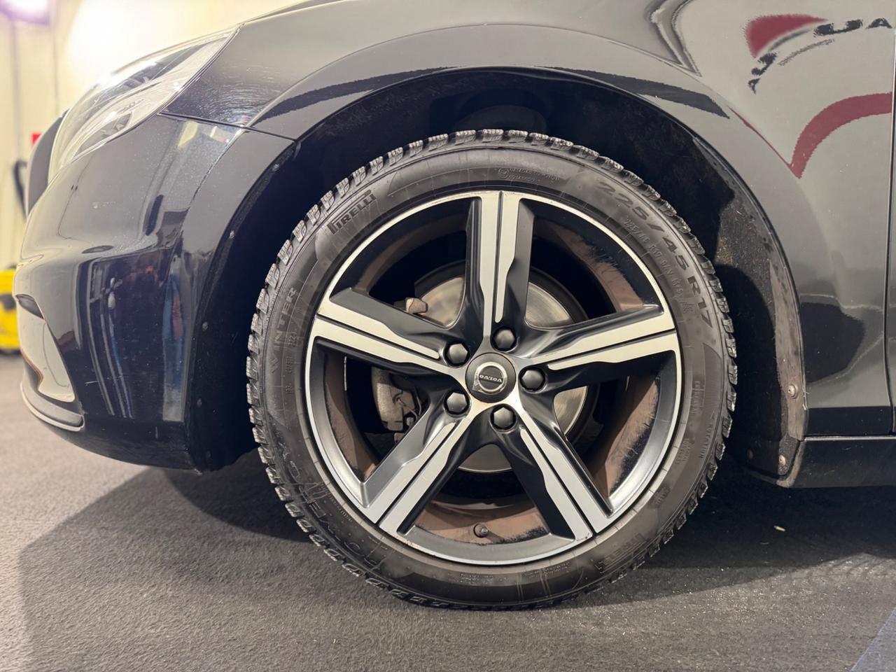 Volvo V40 D2 R-design EURO 6B