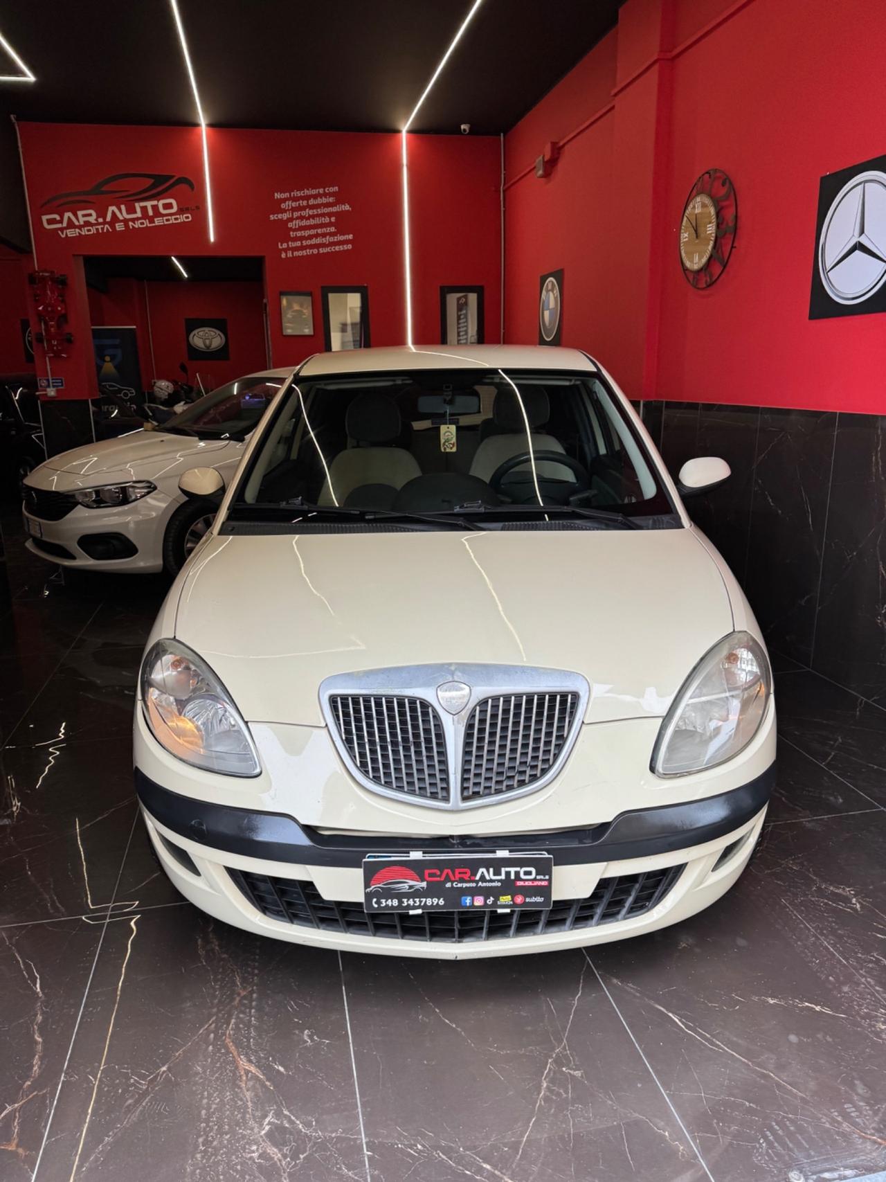 Lancia Ypsilon 1.2 Oro