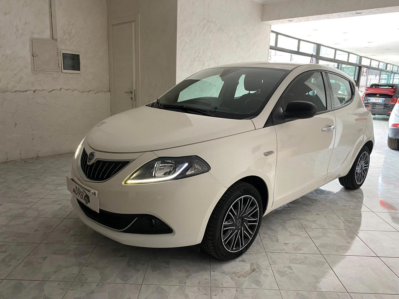 Lancia Ypsilon 1.0 FireFly 5 porte S&S Hybrid Gold