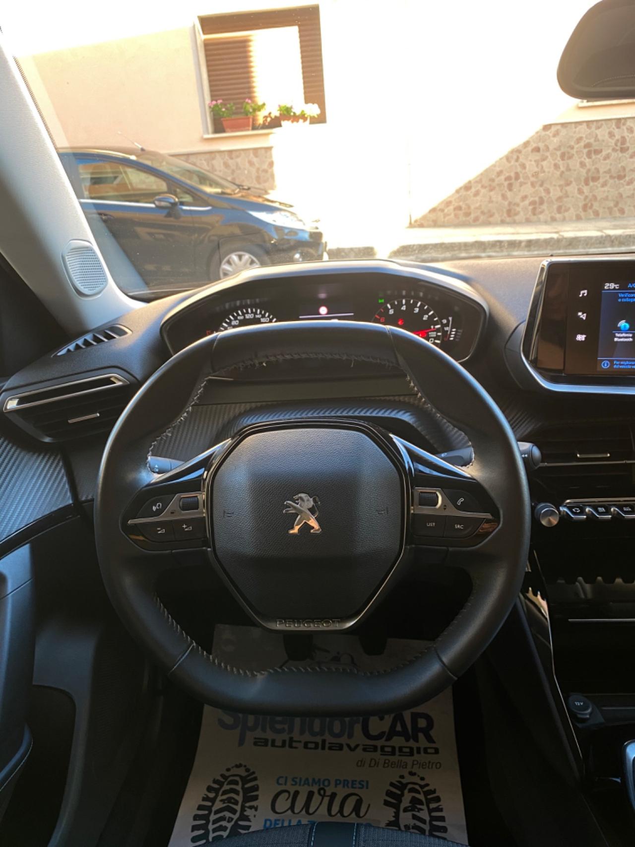 Peugeot 2008 PureTech 100 S&S Allure Pack