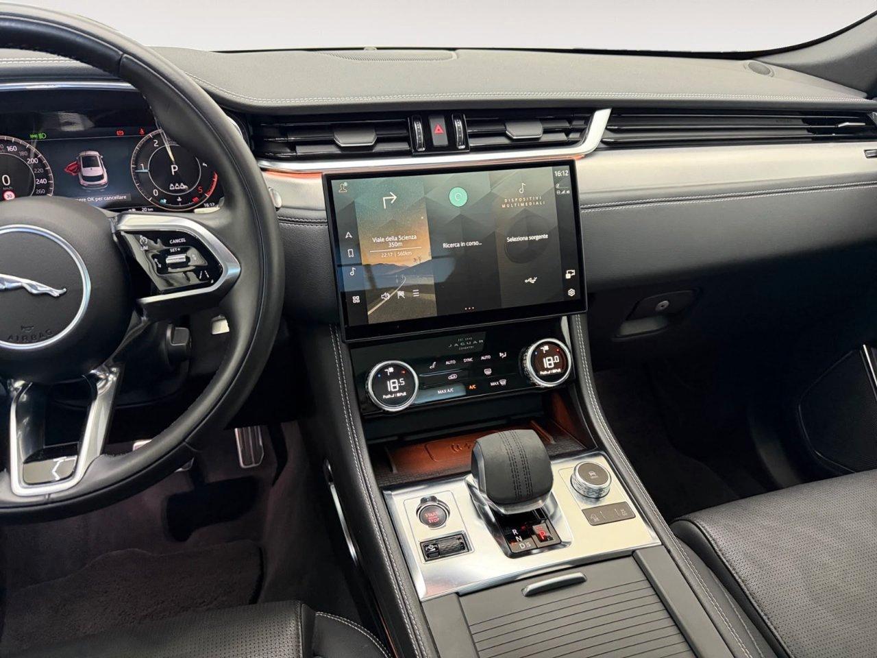 Jaguar F-Pace 2.0d i4 mhev R-Dynamic SE awd 204cv auto