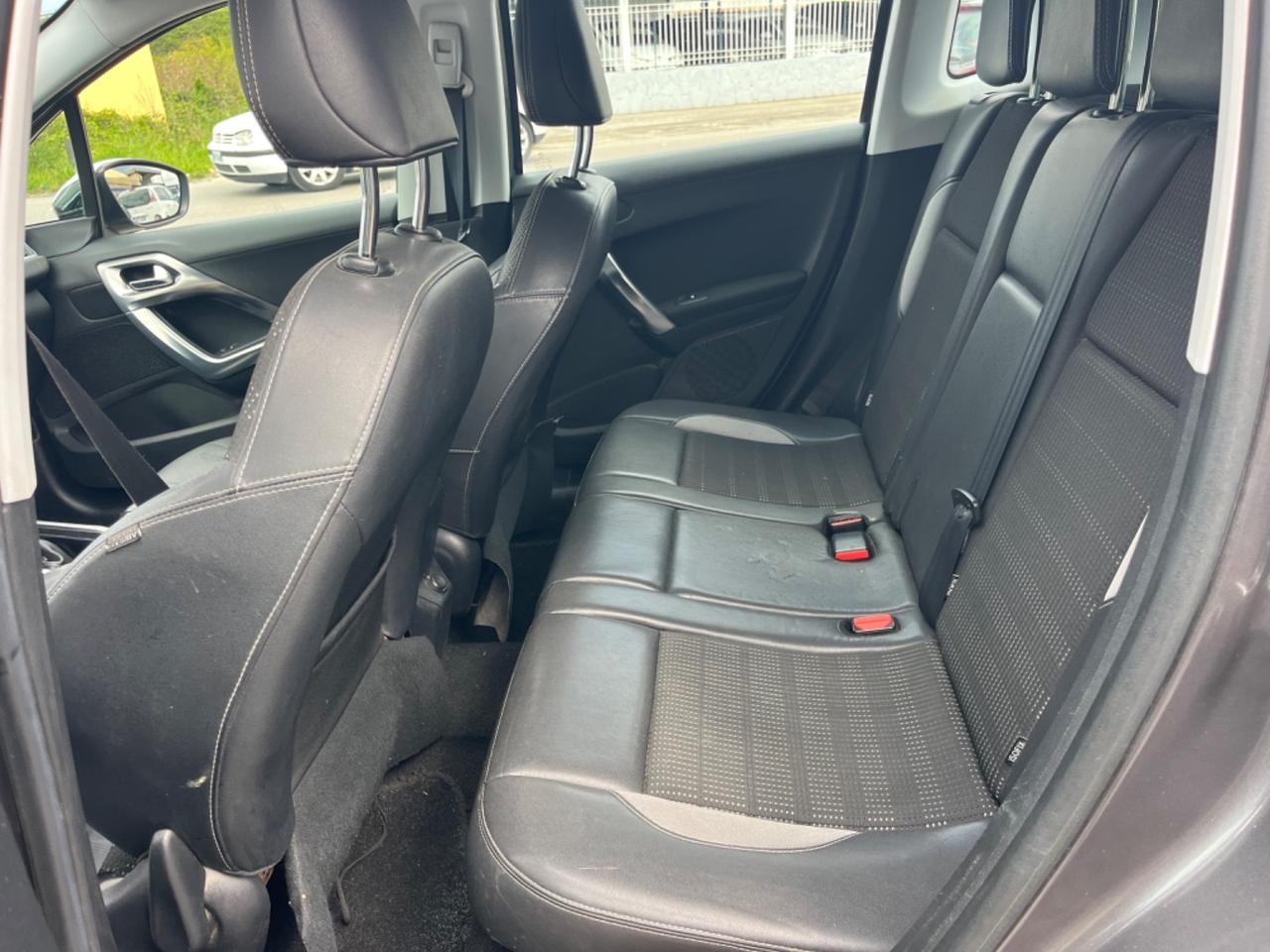 Peugeot 2008 1.6 e-HDi 92 CV Stop&Start Urban Cross