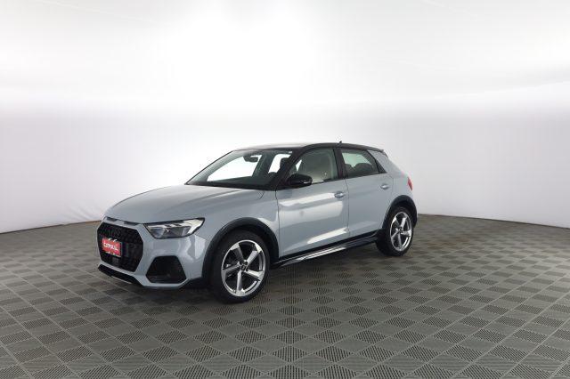 AUDI A1 A1 citycarver 35 TFSI Identity Contrast