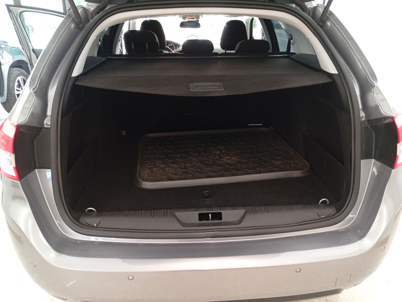 Peugeot 308 BlueHDi 120 S&S SW Business