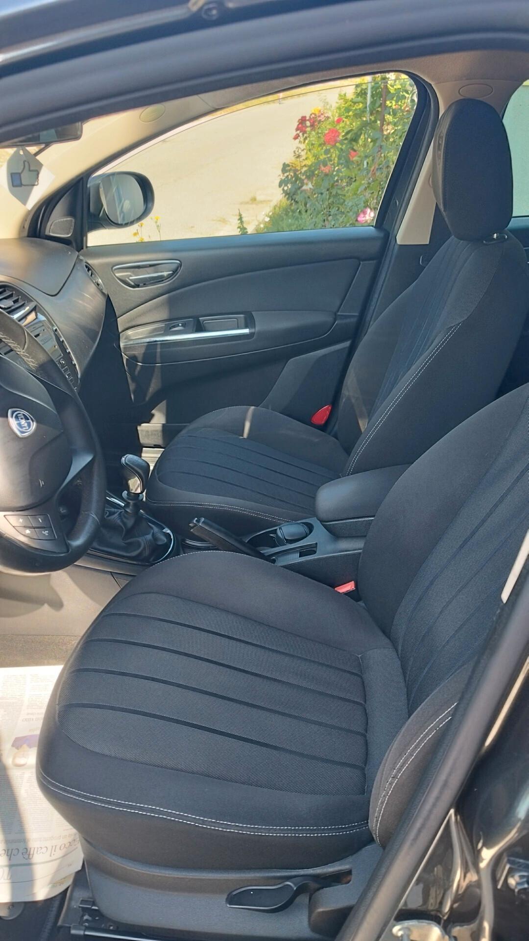 Lancia Delta 1.6 MJT DPF Gold