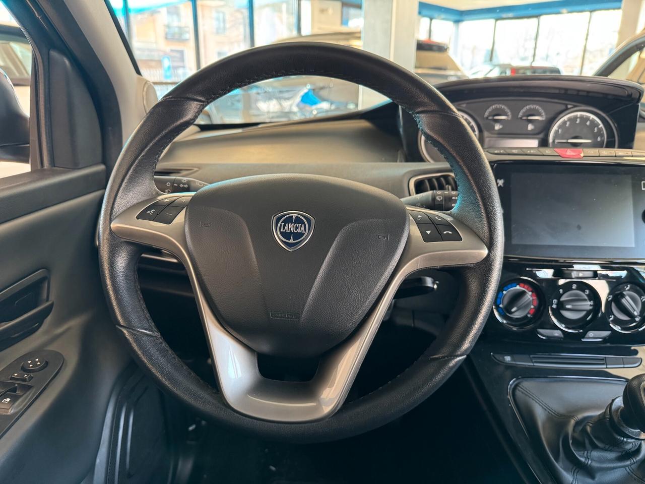 Lancia Ypsilon 1.0 FireFly 5 porte S&S Hybrid Silver Plus OK NEOPATENTATI - UNICO PROPRIETARIO