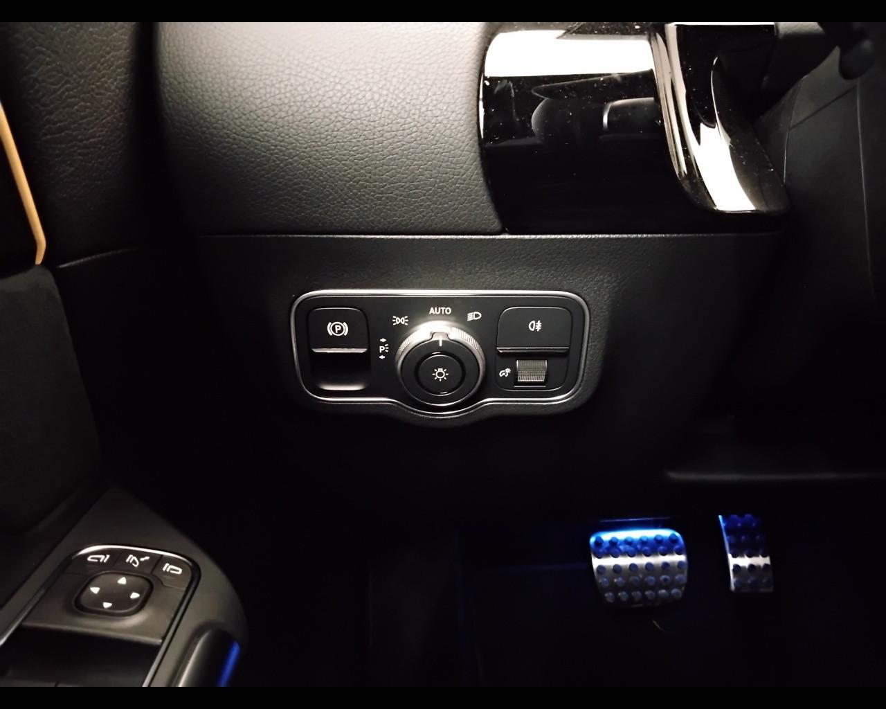 Mercedes-Benz Classe B - W247 2023 - B 180 d AMG Line Advanced Plus auto