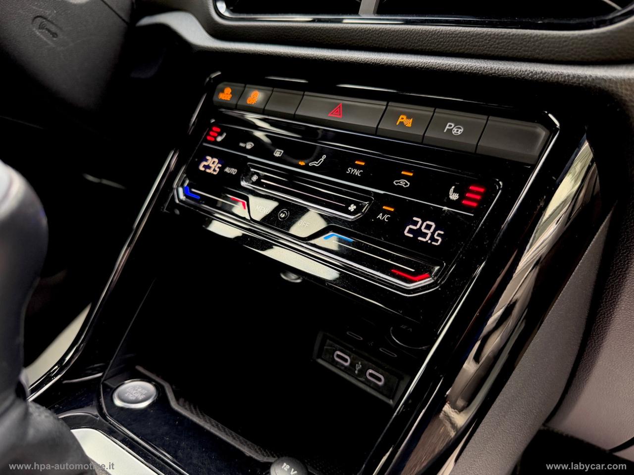 VOLKSWAGEN T-Roc 2.0TDI R-LINE NAVI LED PELLE MATRIX