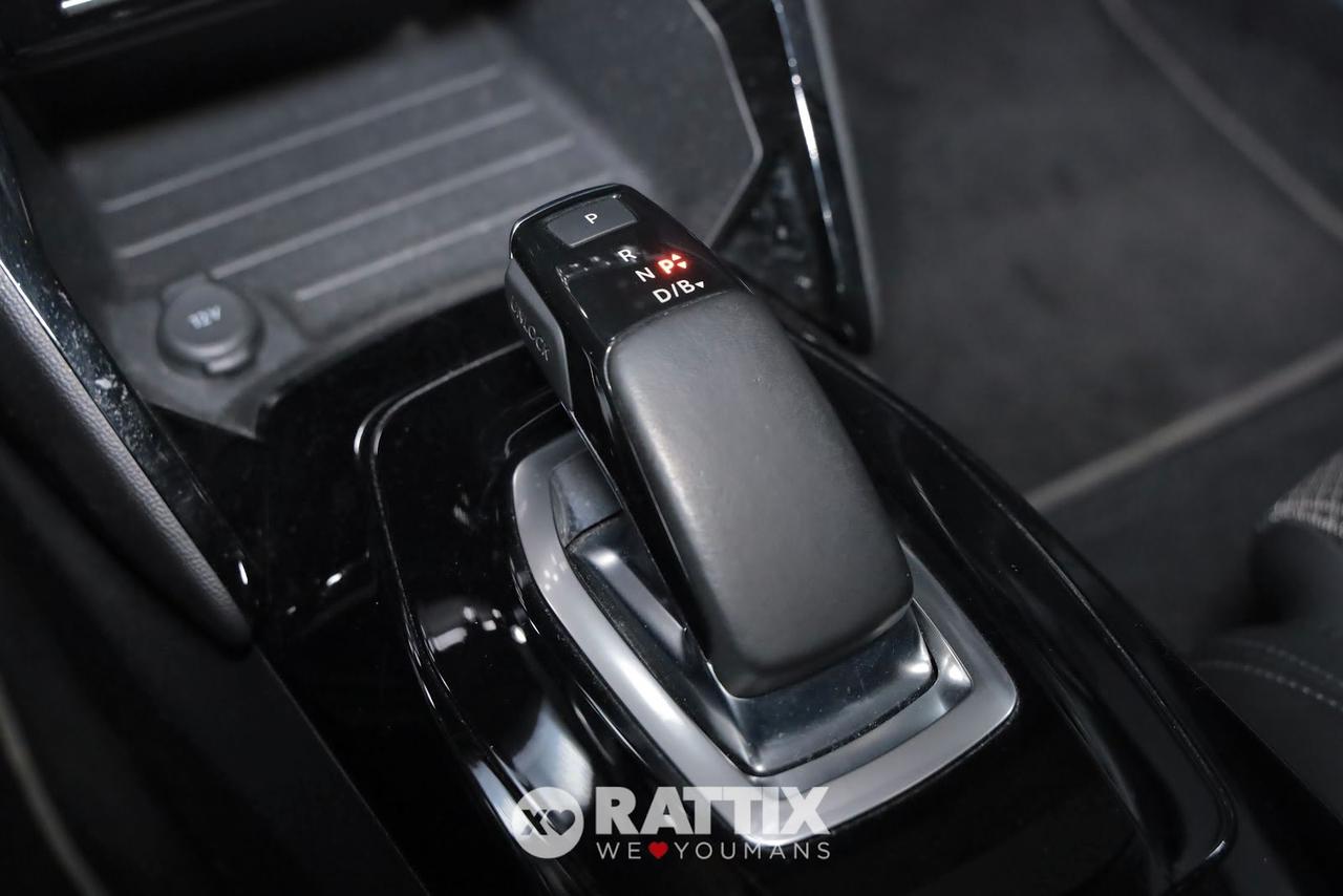 Peugeot e-2008 motore elettrico 100KW GT