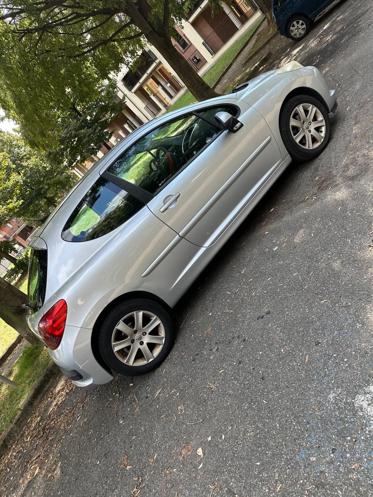Peugeot 207 1.6 HDi 110CV 3p. XS