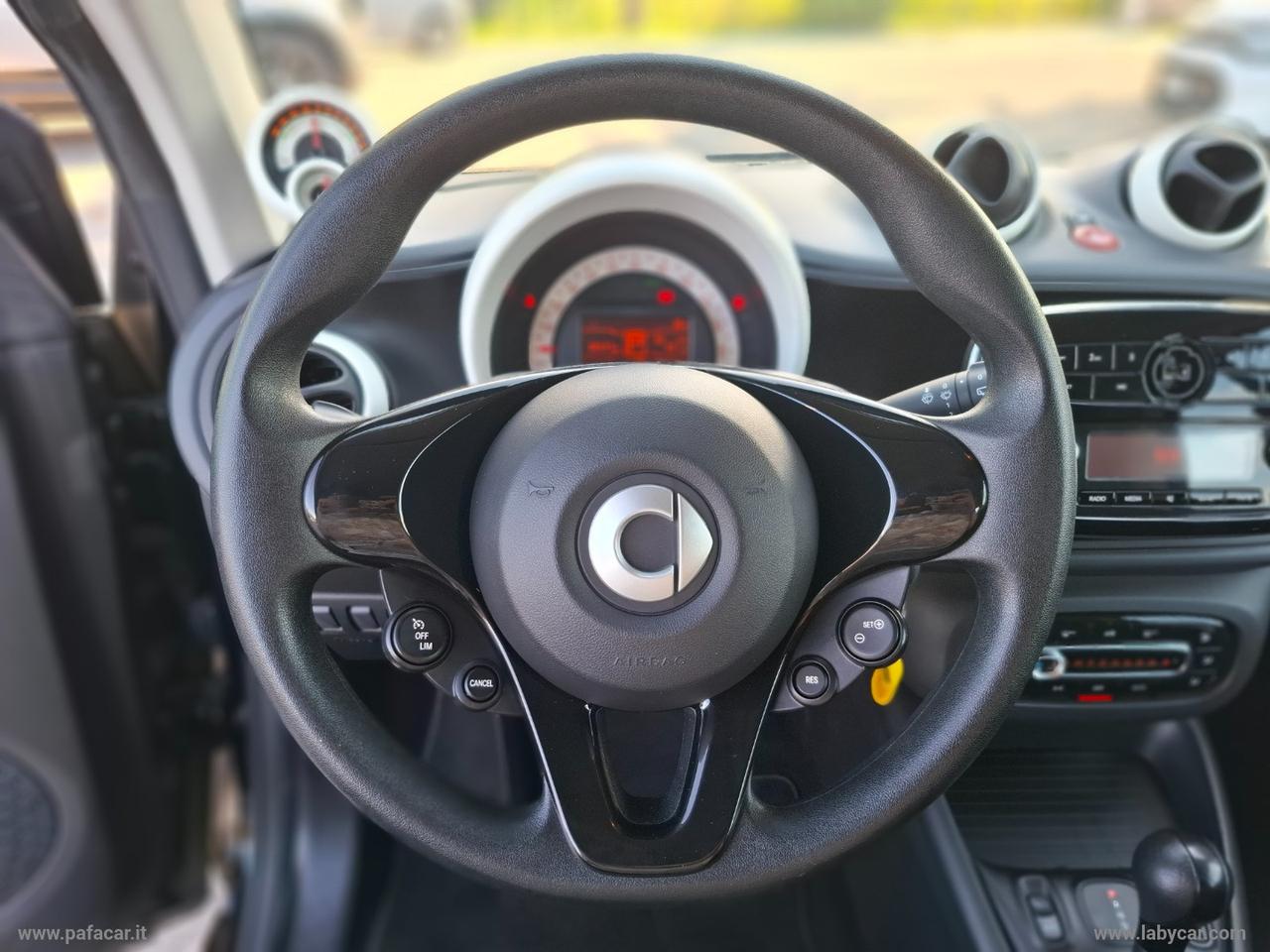 SMART fortwo EQ Parisblue