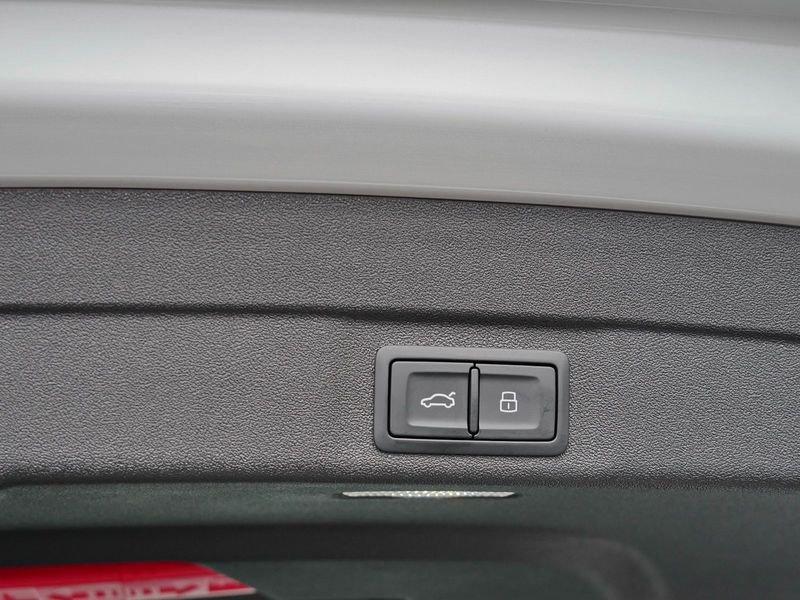 Audi A5 Avant TDI 150 kW quattro S tronic mHEV+ S Line edition Matrix 19"