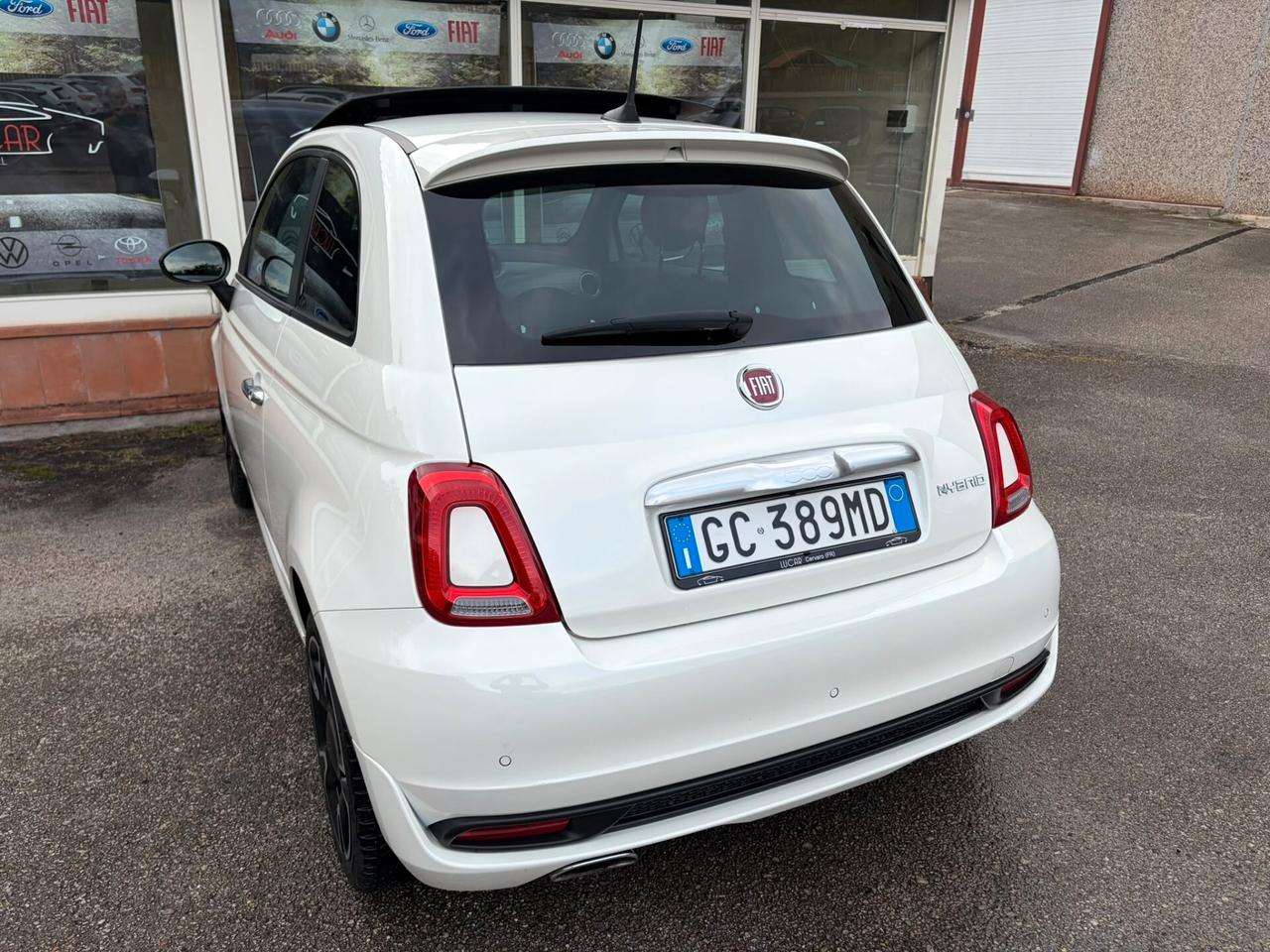 FIAT 500 1.0 HYBRID LOUNGE "PARI AL NUOVO"