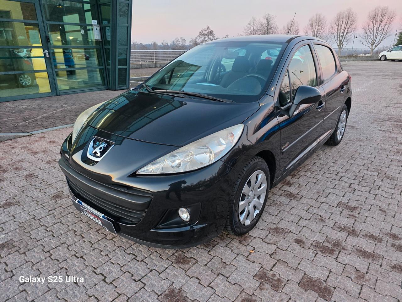 Peugeot 207 1.4 8V 75CV 3p. ONE Line