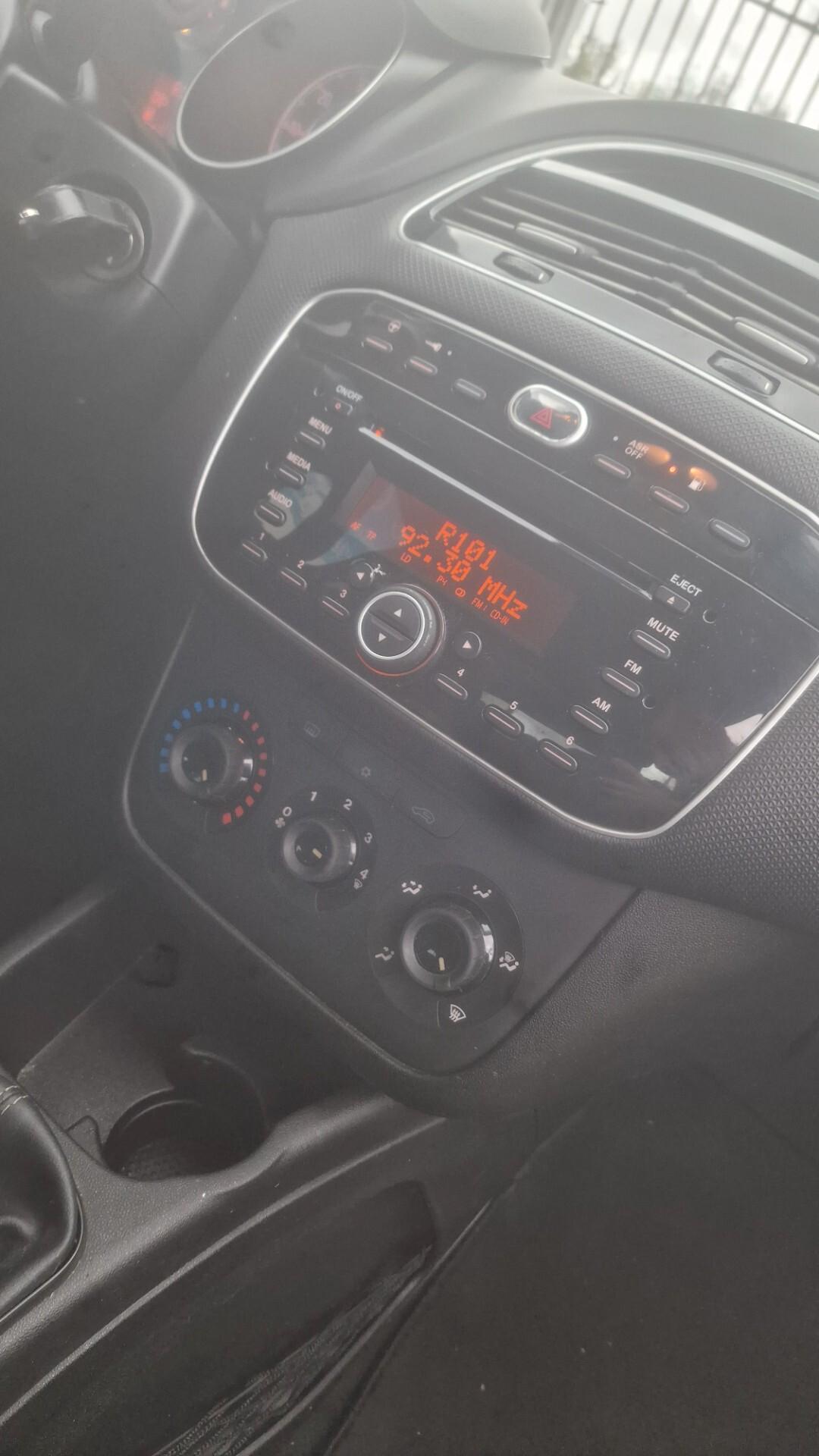 Fiat Punto 1.4 8V Easypower Street - 2014