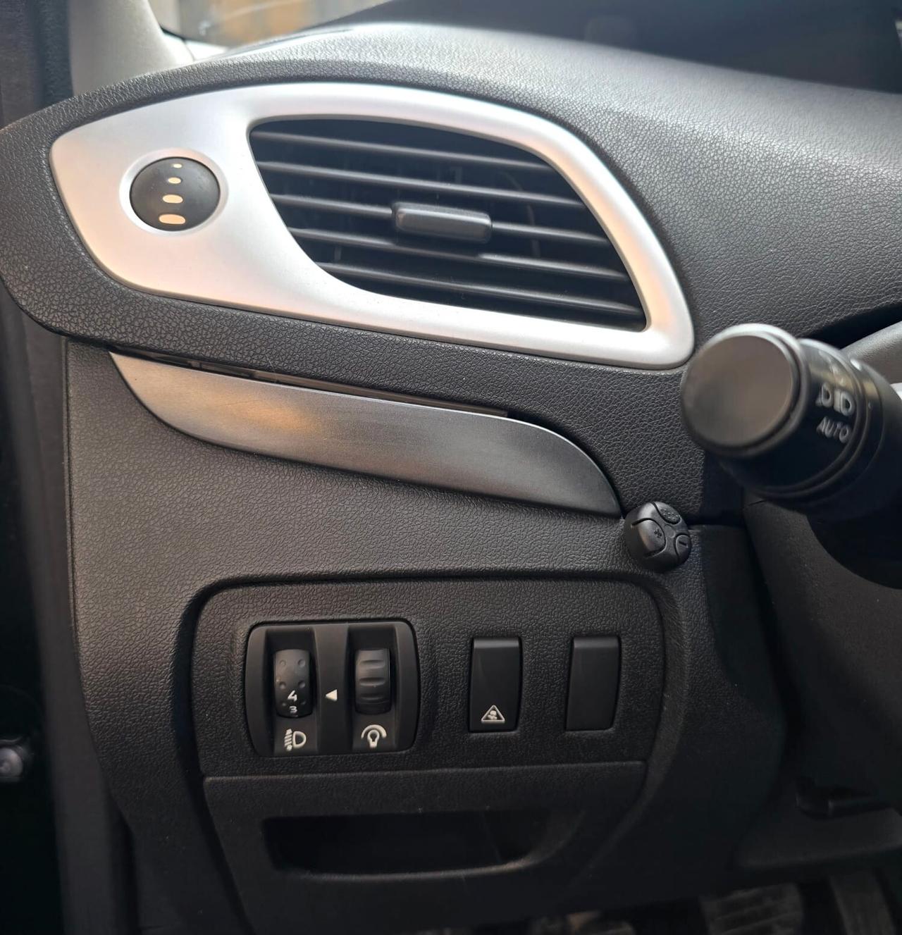 Renault Scenic Scénic X-Mod 1.5 dCi 110CV Dynamique