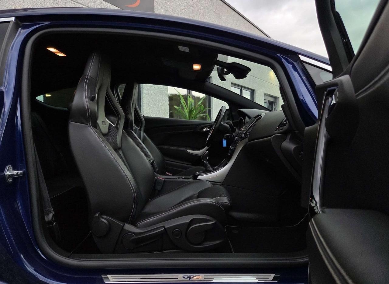 Opel Astra GTC 2.0 Turbo 280CV S&S 3p. OPC