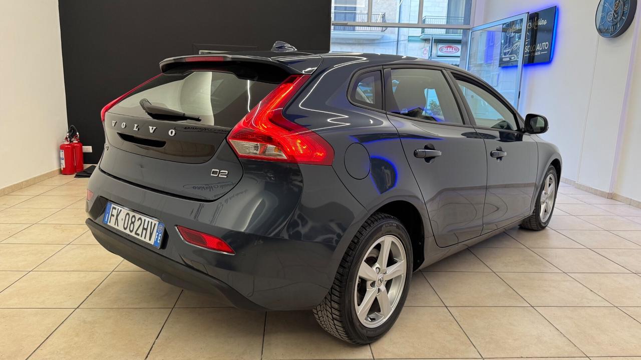 Volvo V40 D2 Momentum 2.0 120 Cv-2017