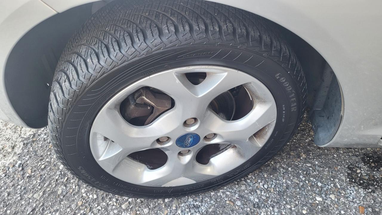 Ford Fiesta 1.4 DIESEL EURO 5B..ADATTA AI NEOPATENTATI..