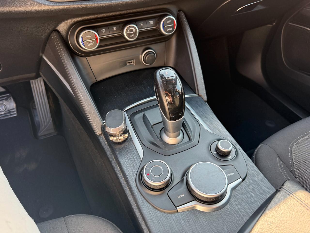 ALFA ROMEO STELVIO Q4 ANNO 2019 2.2 DIESEL 210 CV