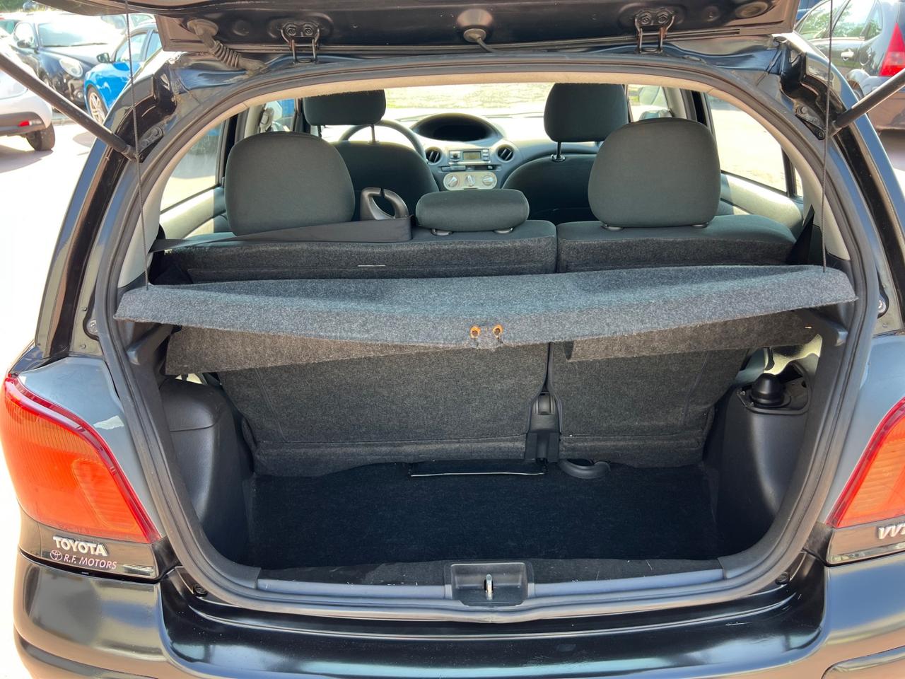 Toyota Yaris 1.0i 16V cat 5 porte Sol