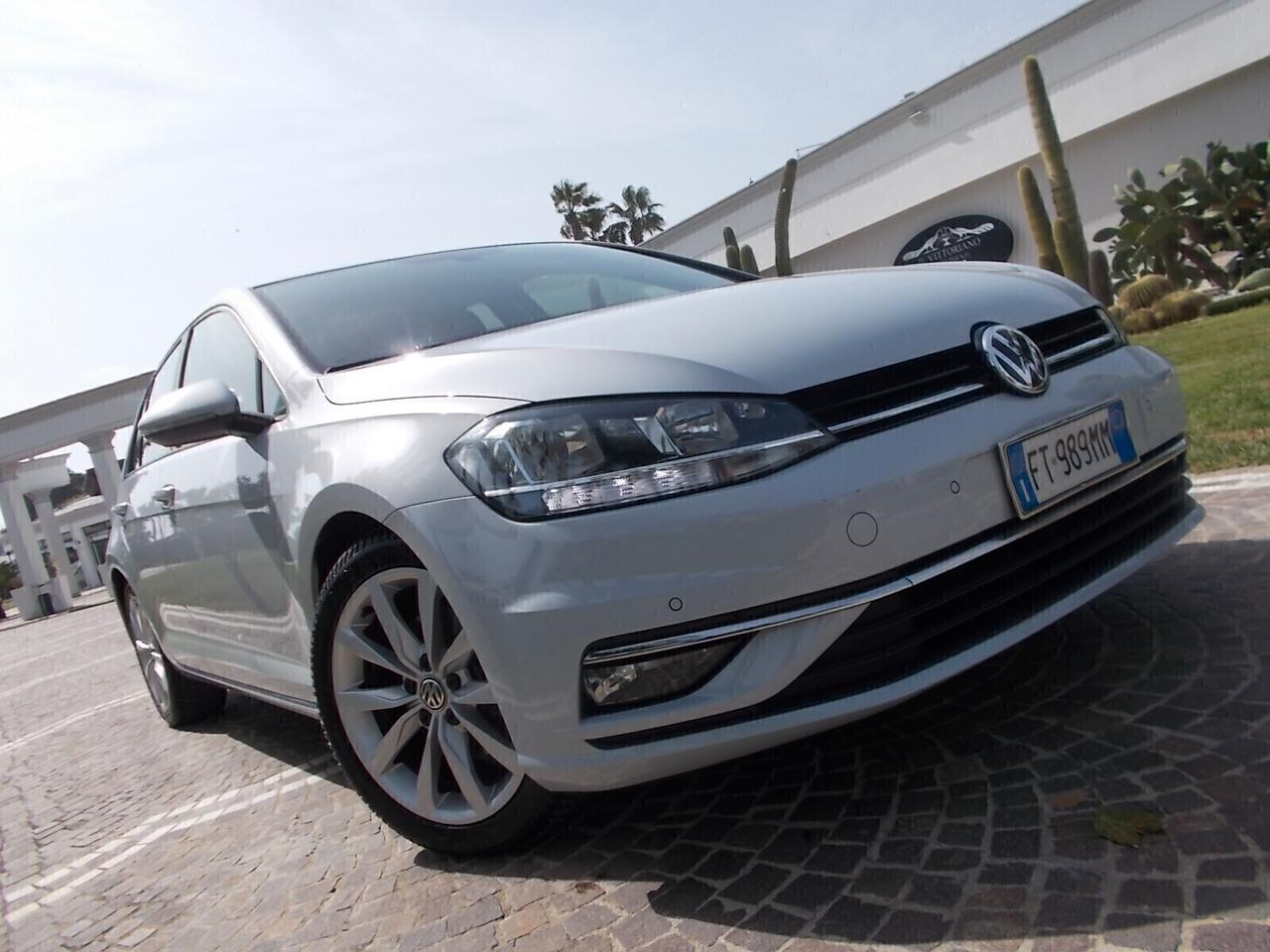 Volkswagen Golf 1.6 TDi VIRTUAL COCKPIT da VETRINA