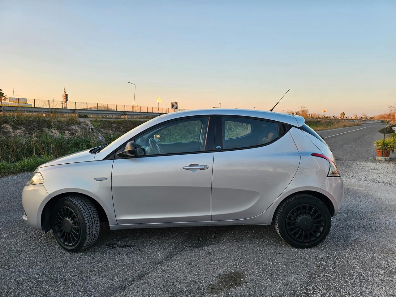 Lancia Ypsilon 1.2 69 CV 5 porte GPL Ecochic Elefantino Blu