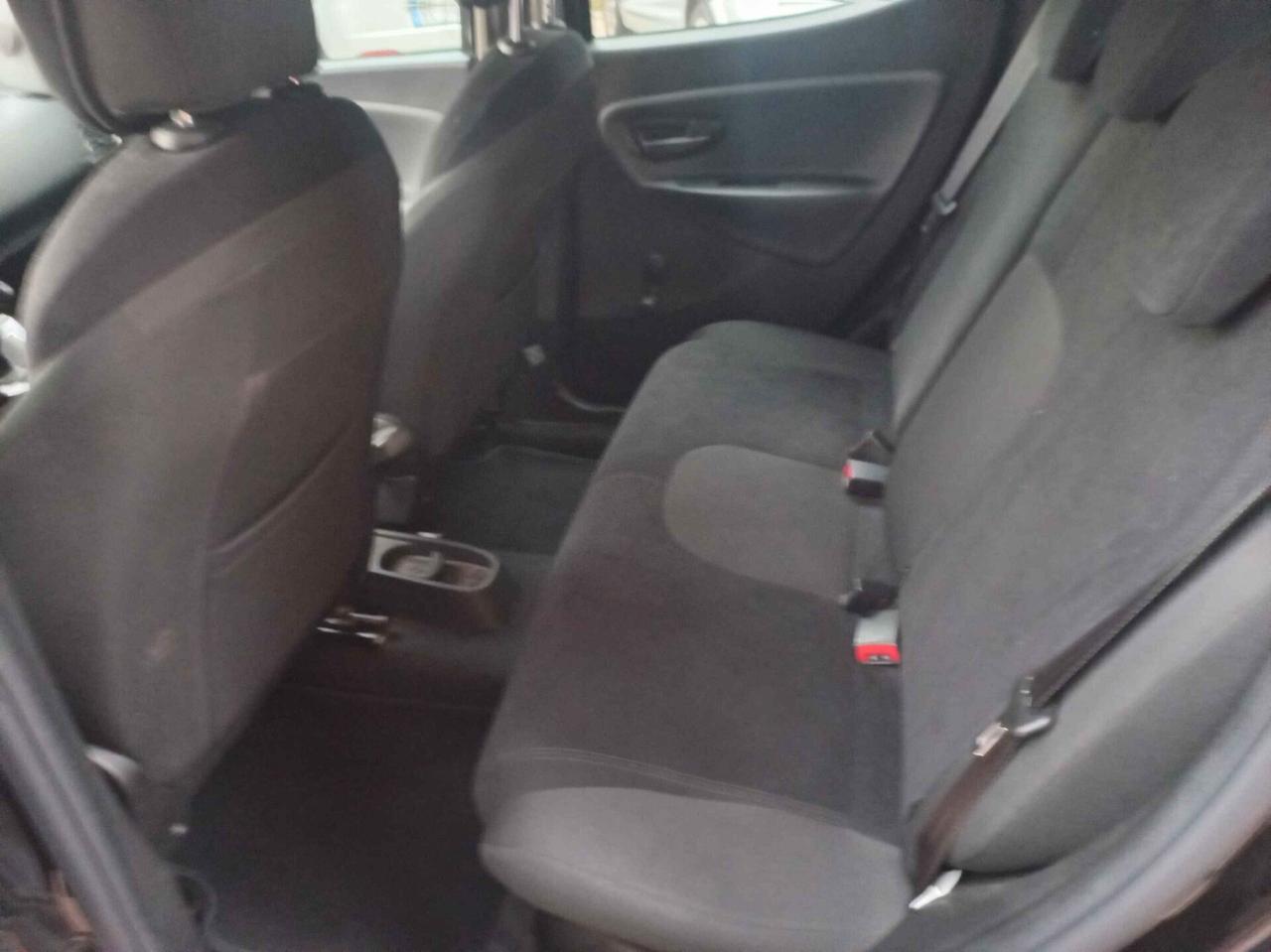 Lancia Ypsilon 1.3 MJT 16V 95 CV 5 porte S&S Silver