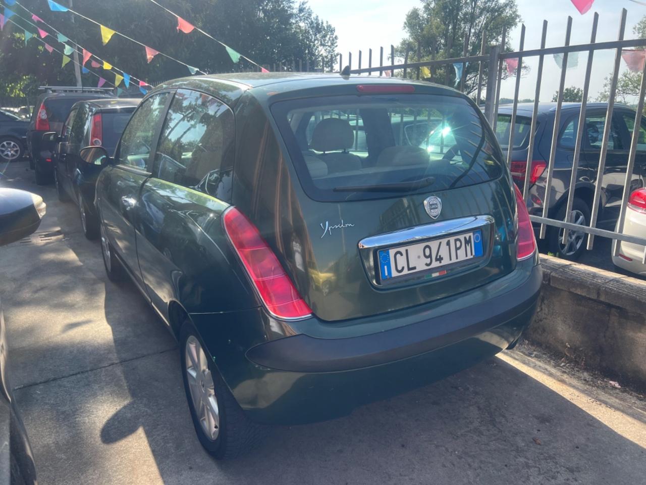 Lancia Ypsilon 1.2 16V Oro