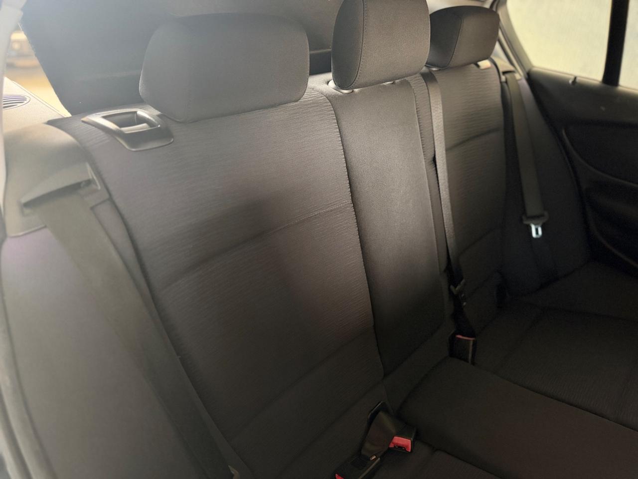 Bmw 118 118d 2.0 143CV cat 5 porte Attiva NEOPATENTATI