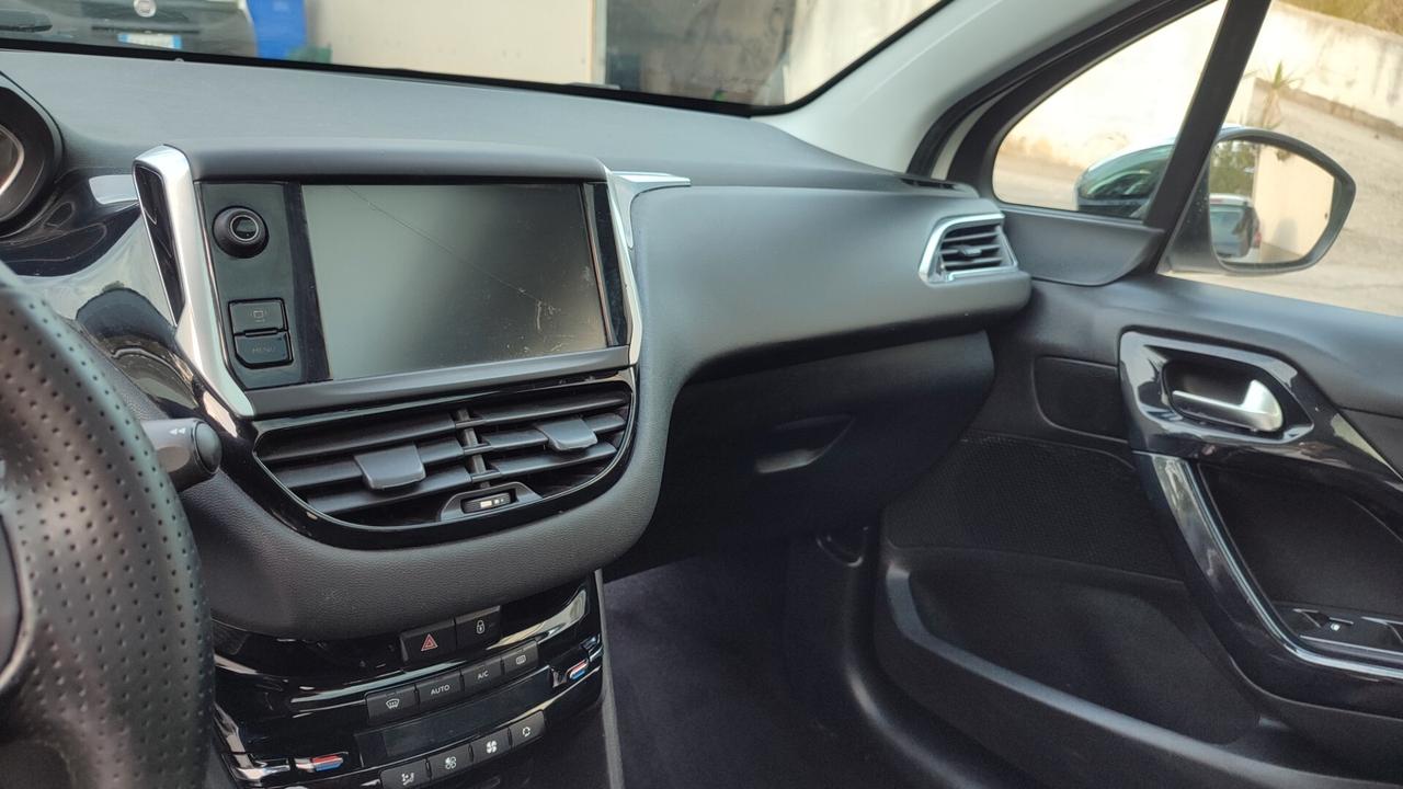 Peugeot 208 1.4 HDI TETTO PANORAMICO