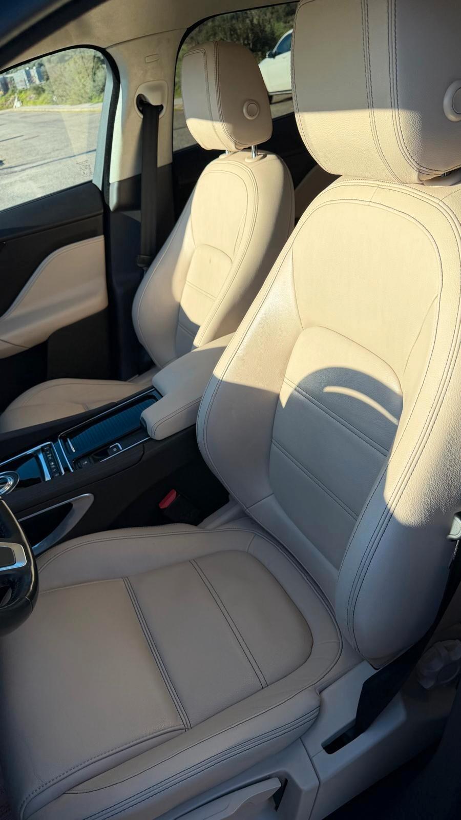 Jaguar F-Pace 2.0 D 180 CV FINANZIABILE