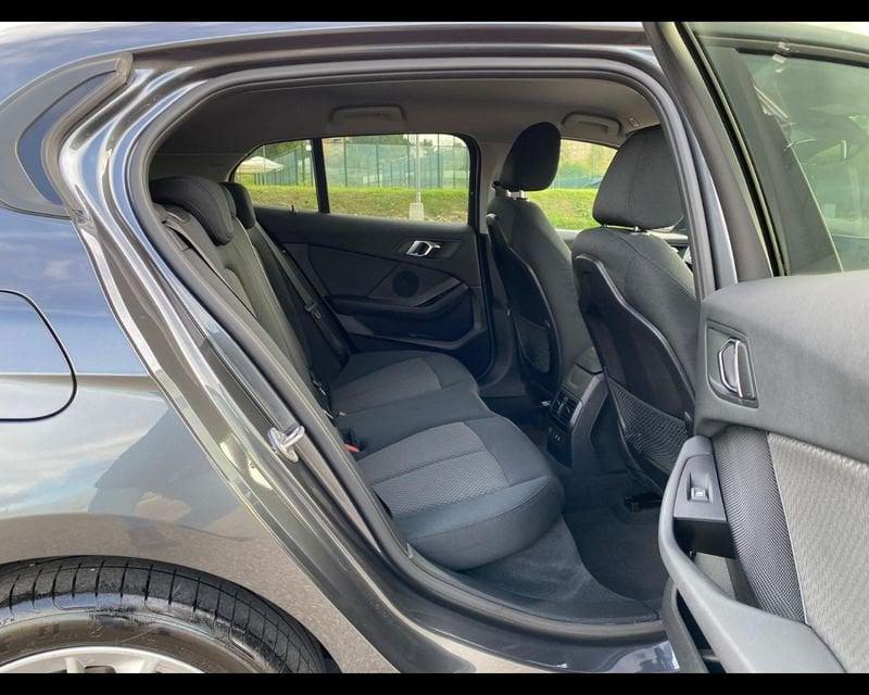 BMW Serie 1 F40 118d Business Advantage auto