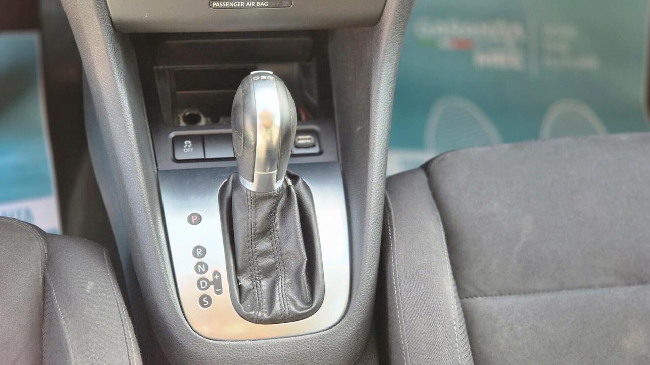 Volkswagen Golf 1.6 105cv/Automatica/ Adatta Neopatentati