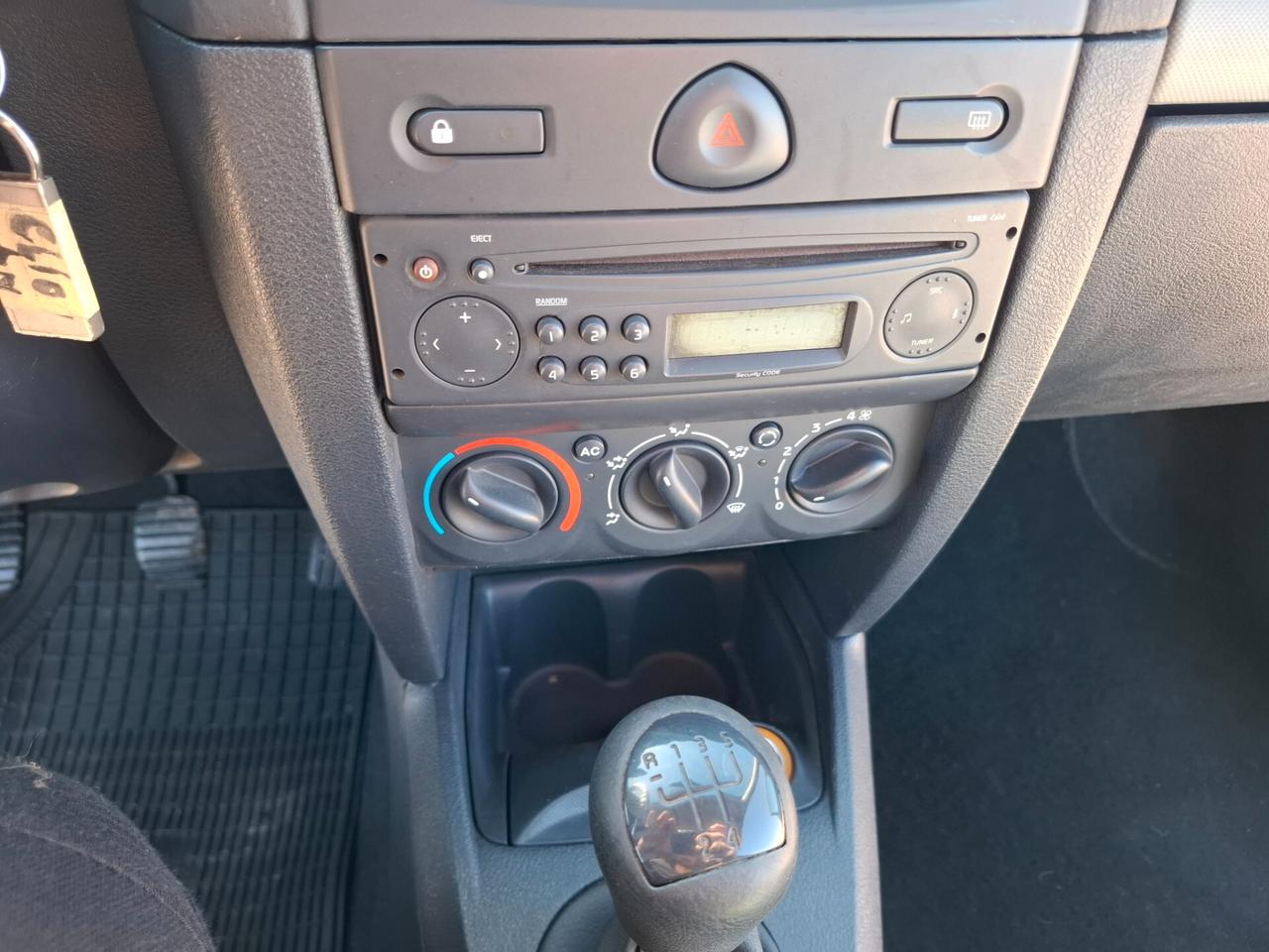 Renault Clio 1.5 dCi 65CV cat 3p. Van