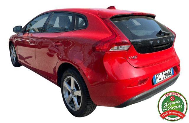 VOLVO V40 Momentum D2