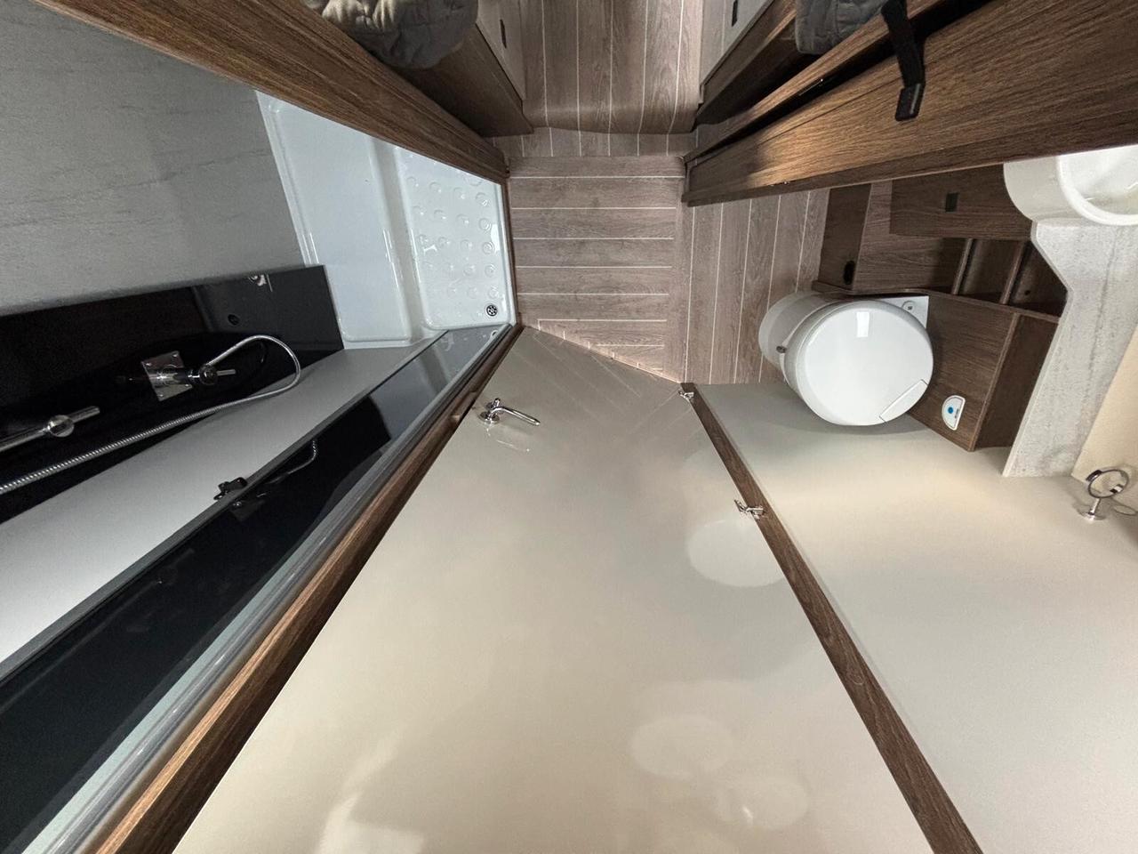 Ci International Magis 87 Integral camper