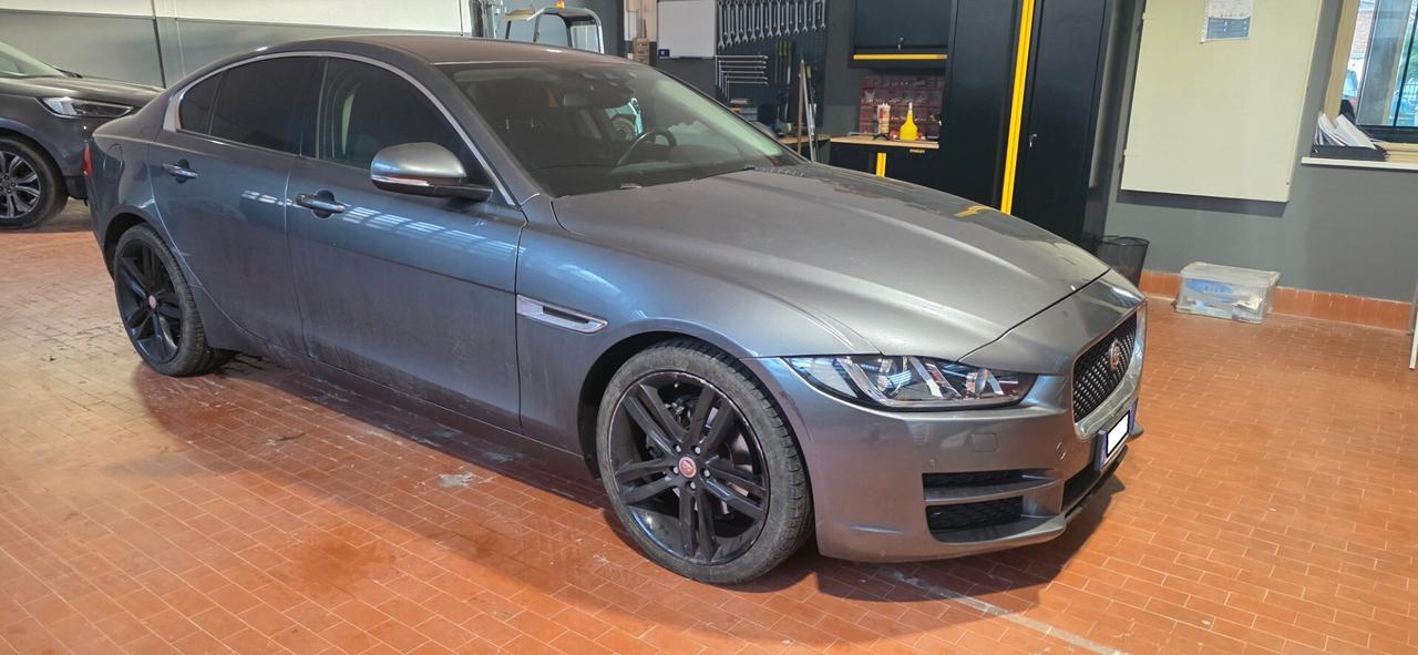Jaguar XE 2.0 D Turbo aut. Portfolio