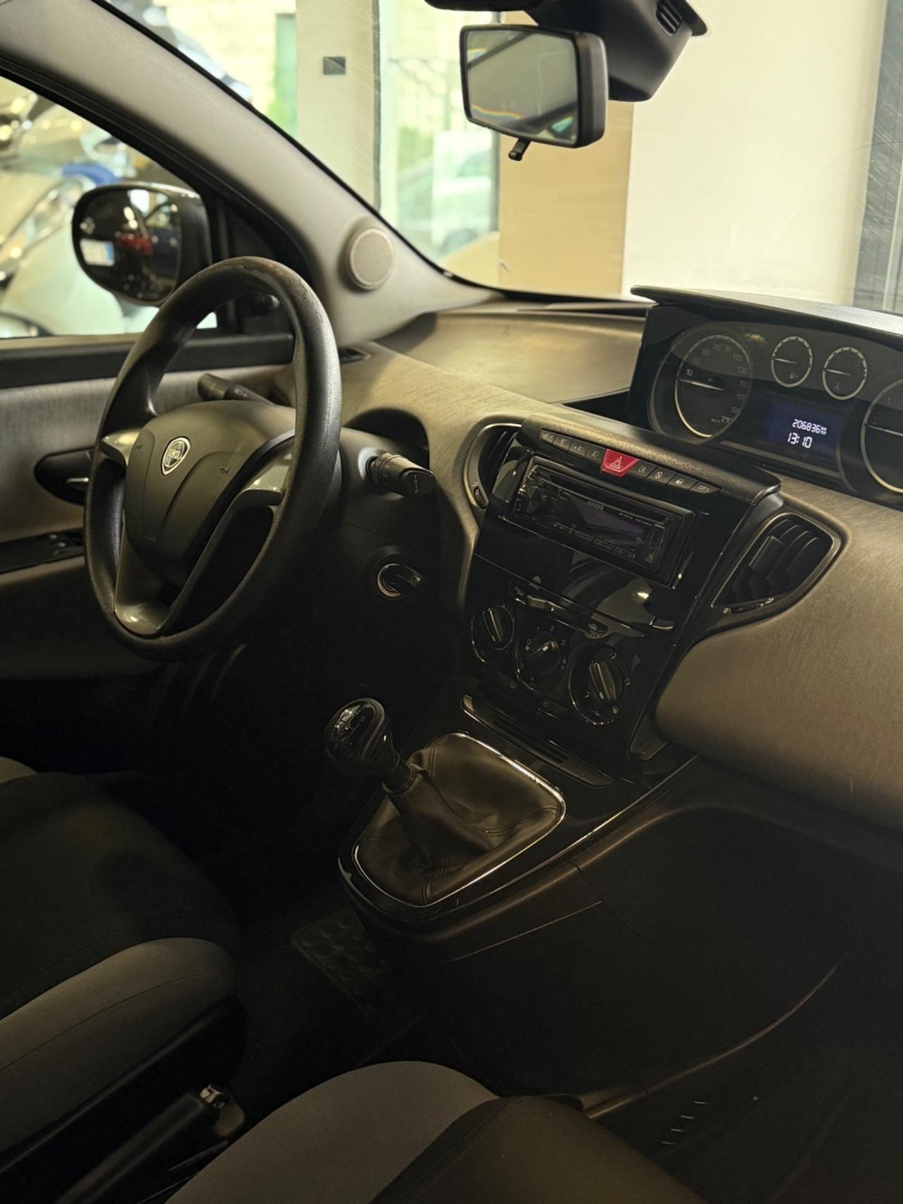 Lancia Ypsilon 1.3 MJT 16V 95 CV 5 porte S&S Silver