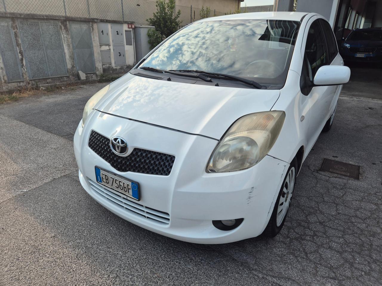 Toyota Yaris 1.4 D-4D DPF 5 porte Sol