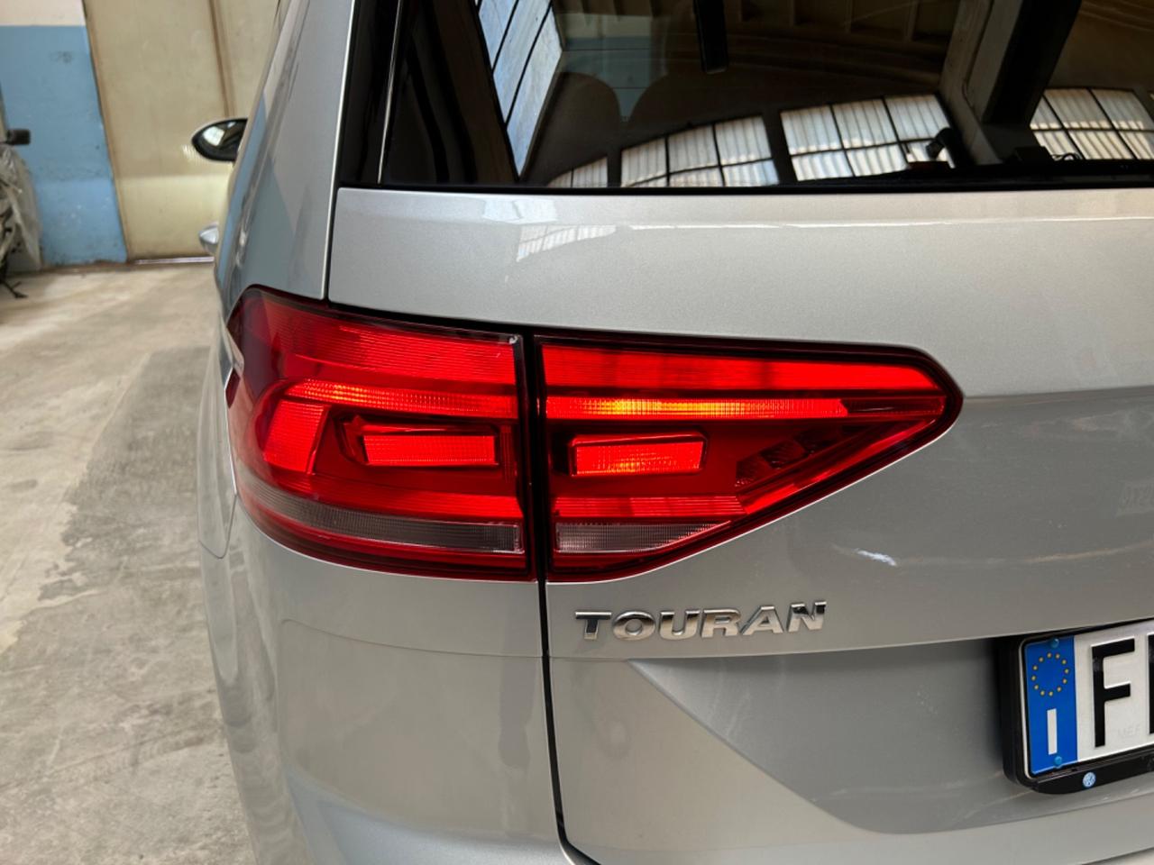 Volkswagen Touran 2.0 TDI 150 CV SCR DSG Executive BlueMotion Tech.