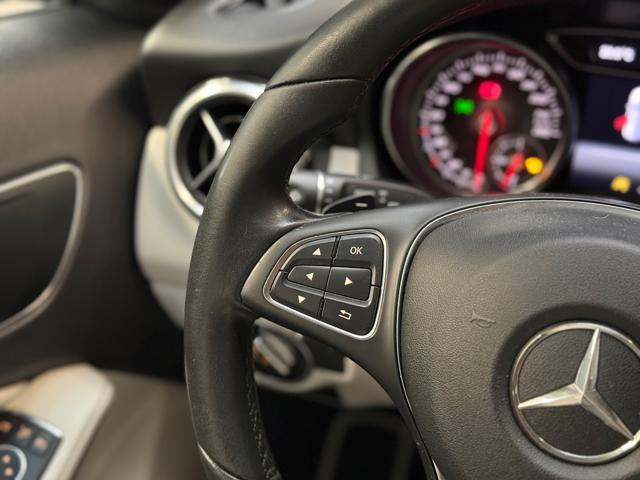 MERCEDES-BENZ GLA 180 d Automatic Sport
