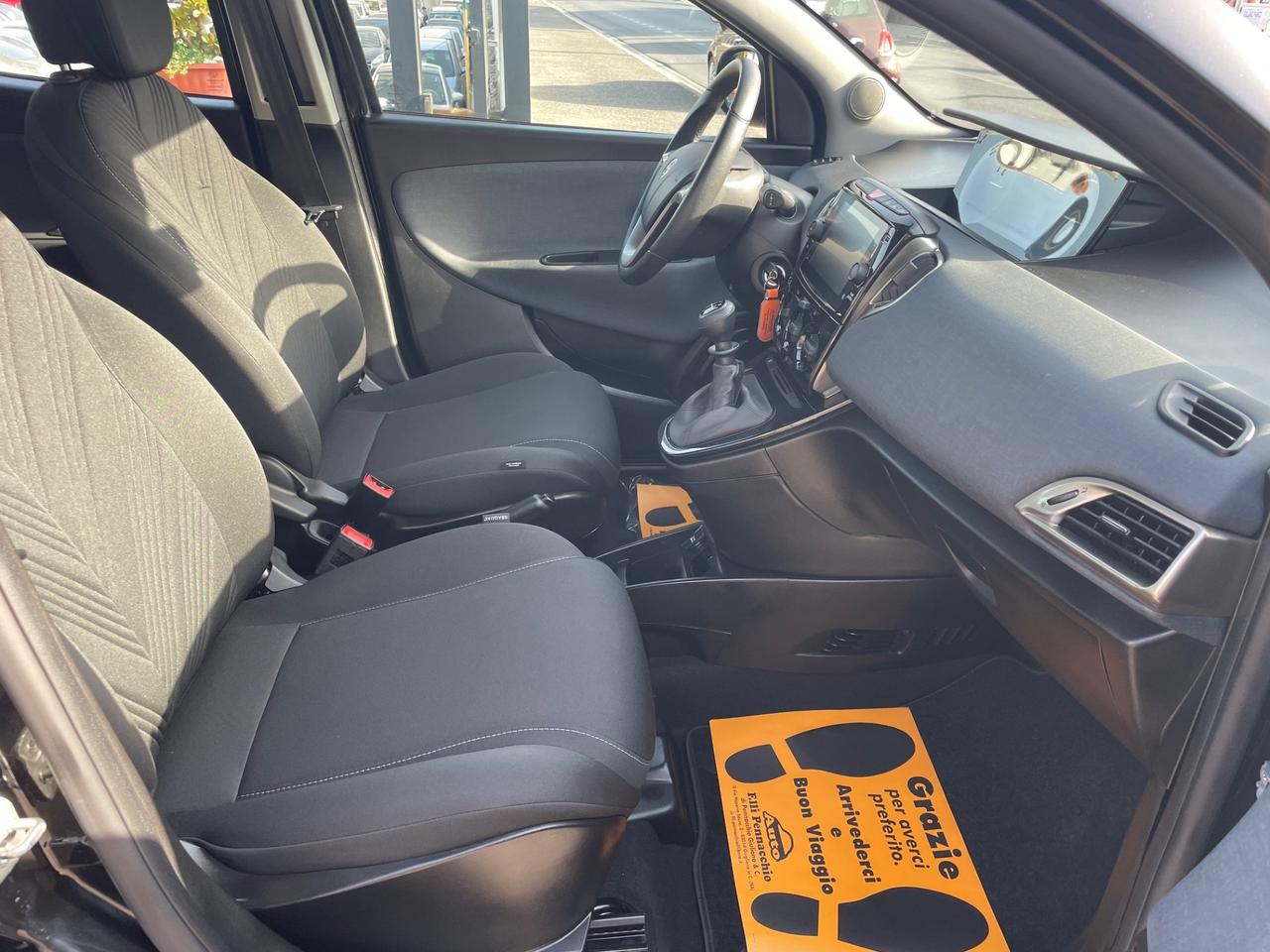 LANCIA YPSILON 1.0 HYBRID 70 (CV) 2022