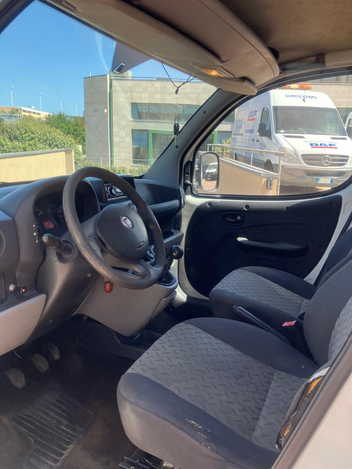 DOBLO' CON COIBENTAZIONE E GRUPPO FRIGO