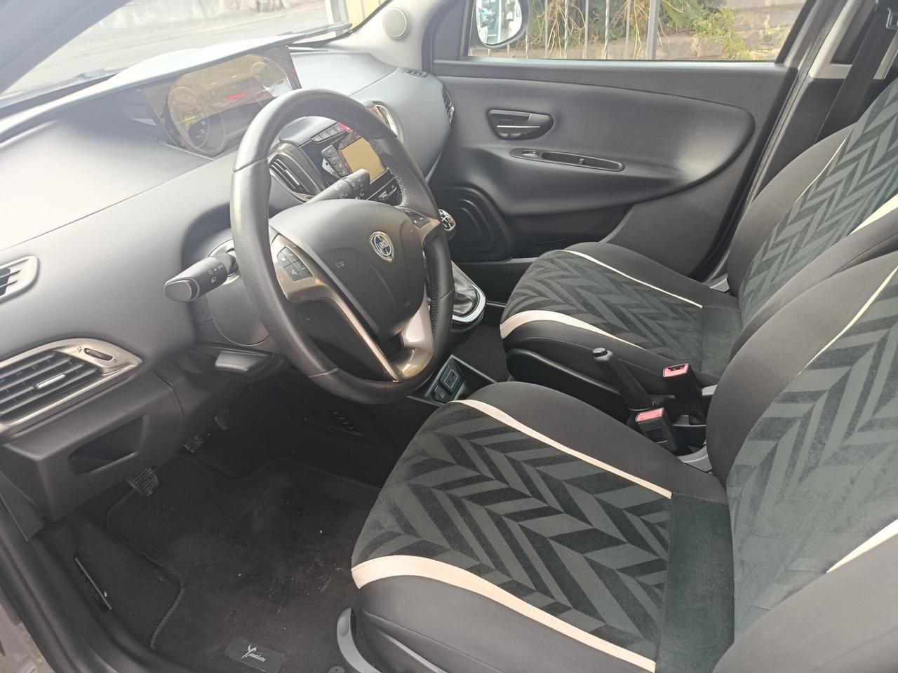 Lancia Ypsilon 1.2 69 CV 5 porte GPL Ecochic Gold