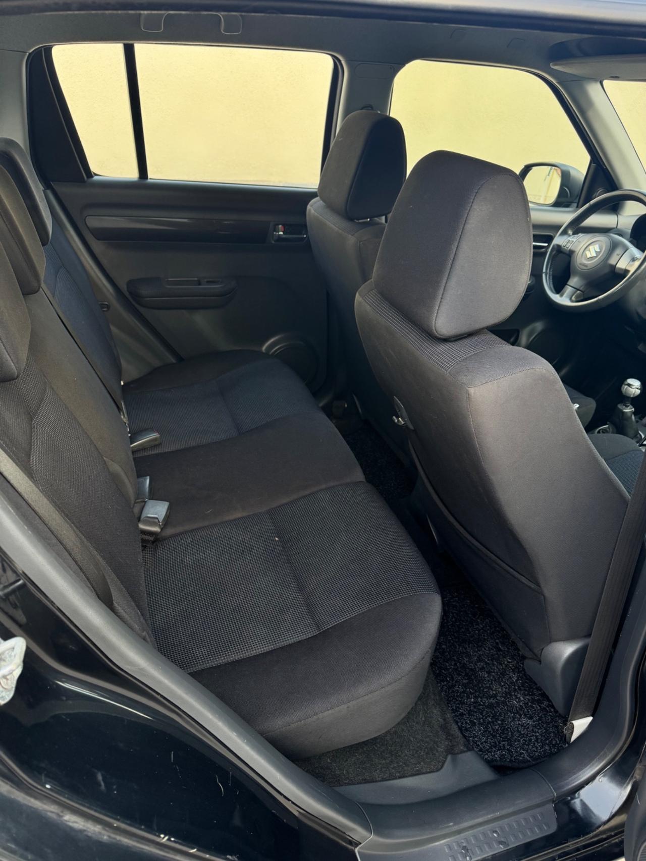 Suzuki Swift 1.3 4x4 5p.