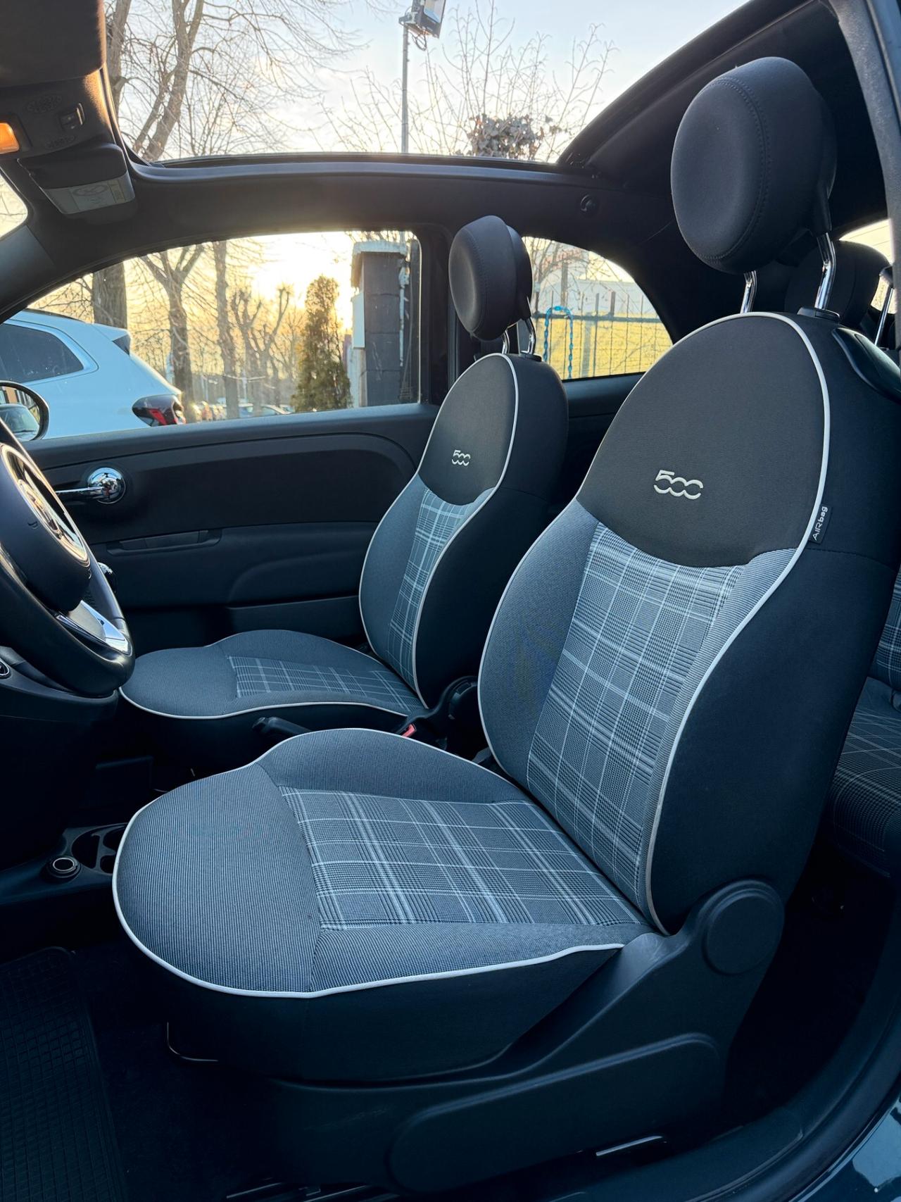 Fiat 500 C 1.0 Hybrid Lounge BLACK EDITION