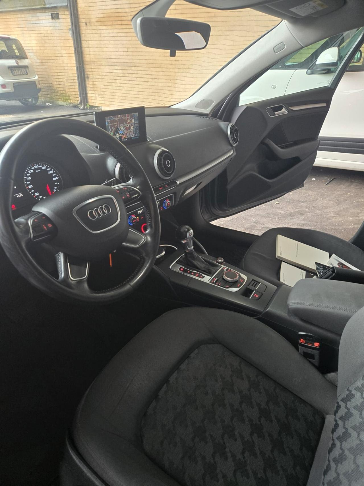 Audi A3 1.6 TDI clean diesel S tronic Admired