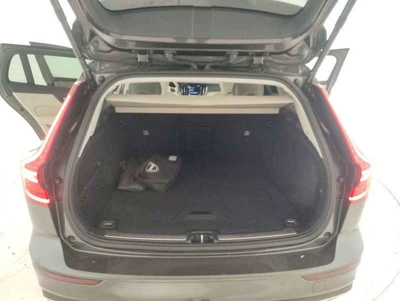 Volvo V60 Cross Country 2.0 b4 Business Pro Line awd auto